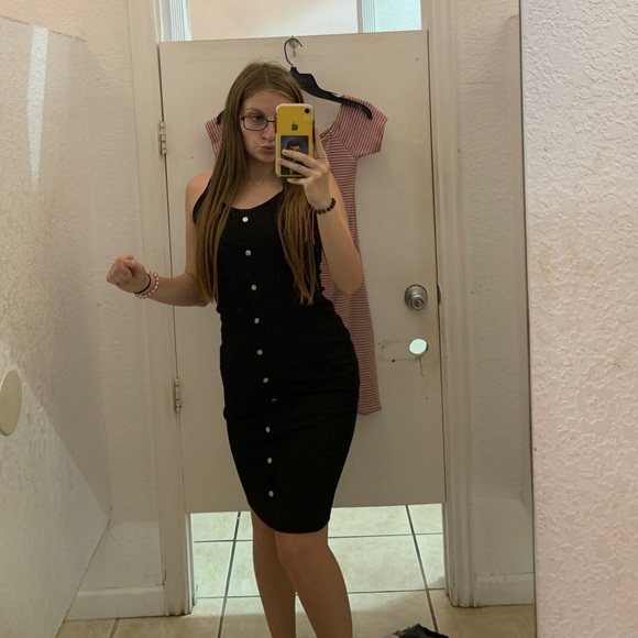 Meet your Posher, Anna - Picture 2 of 2